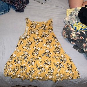 Medium yellow American eagle tank